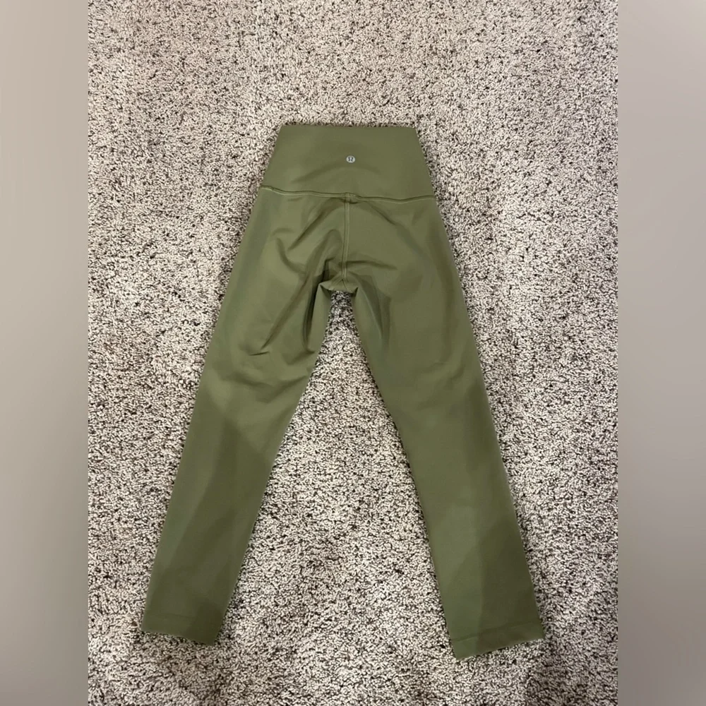 Lululemon - Picture 4 of 7